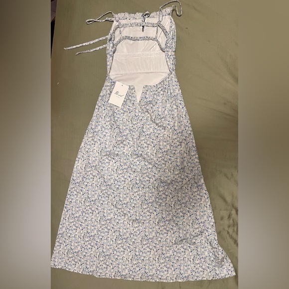 Maritza Floral Smocked Midi Dress - Picture 4 of 7